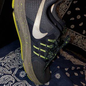 !| Nike Athletic Shoes |!